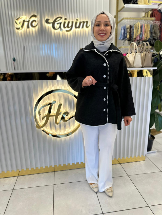 6 Düğmeli Boncuk Kenar Siyah Ceket